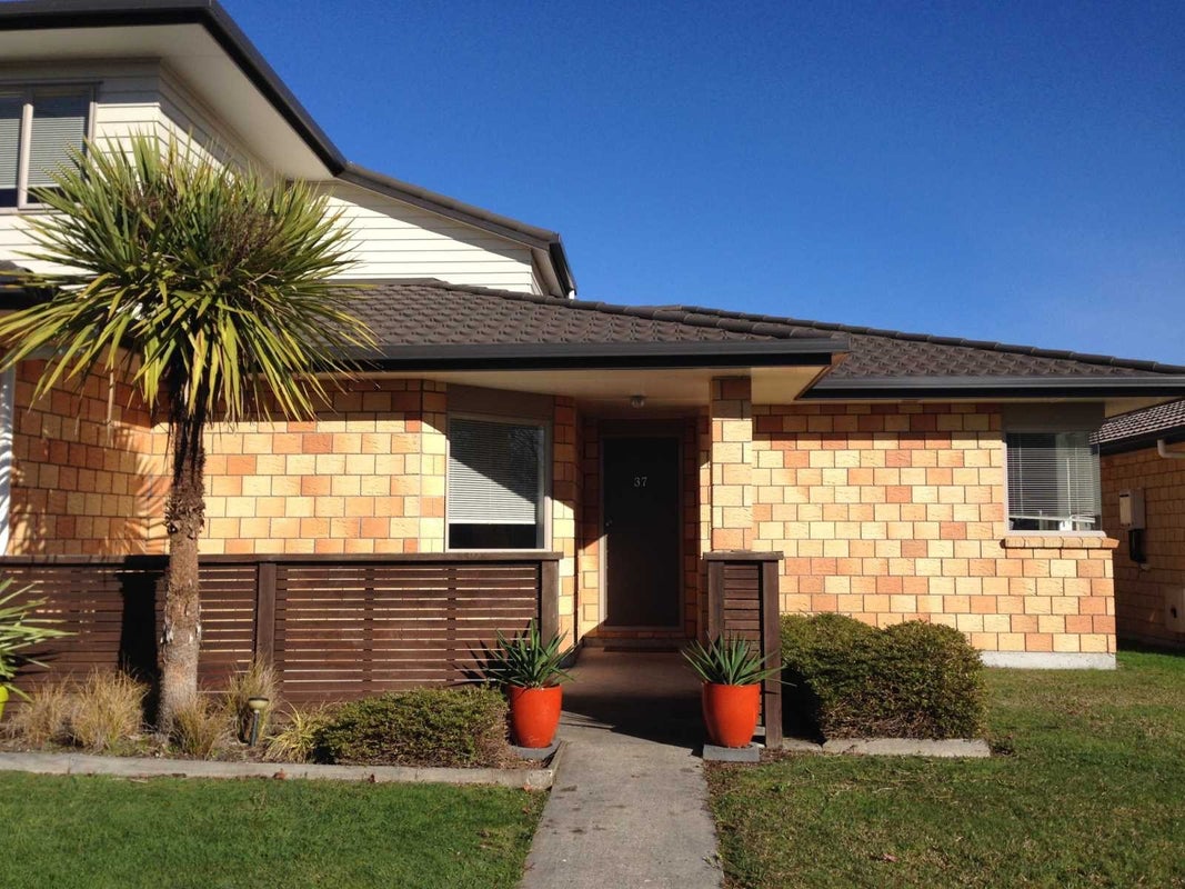 37/64 Kawaha Point Road, Kawaha Point, Rotorua - Carousel 1