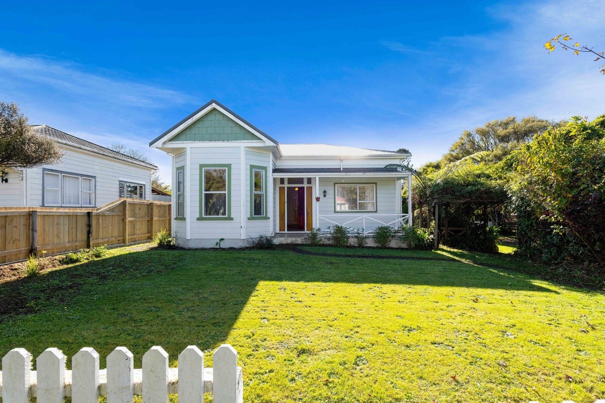 18 Olivia Street, Stratford, Stratford - Carousel 1