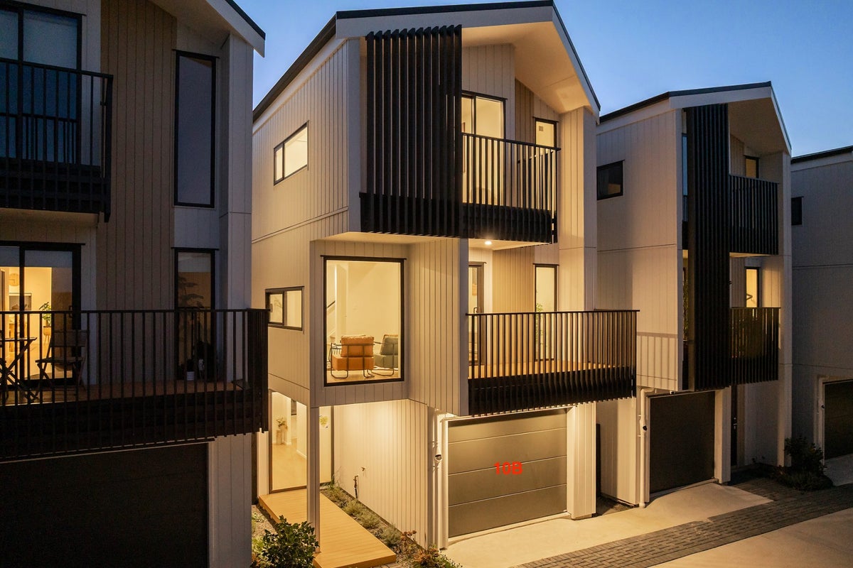 10B White Heron Drive, Massey, Auckland - Carousel 1