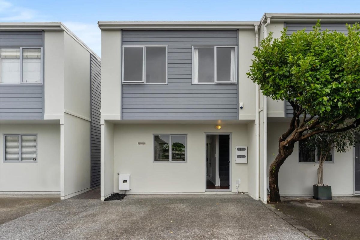 7/218 Captain Springs Road, Te Papapa, Auckland - Carousel 1