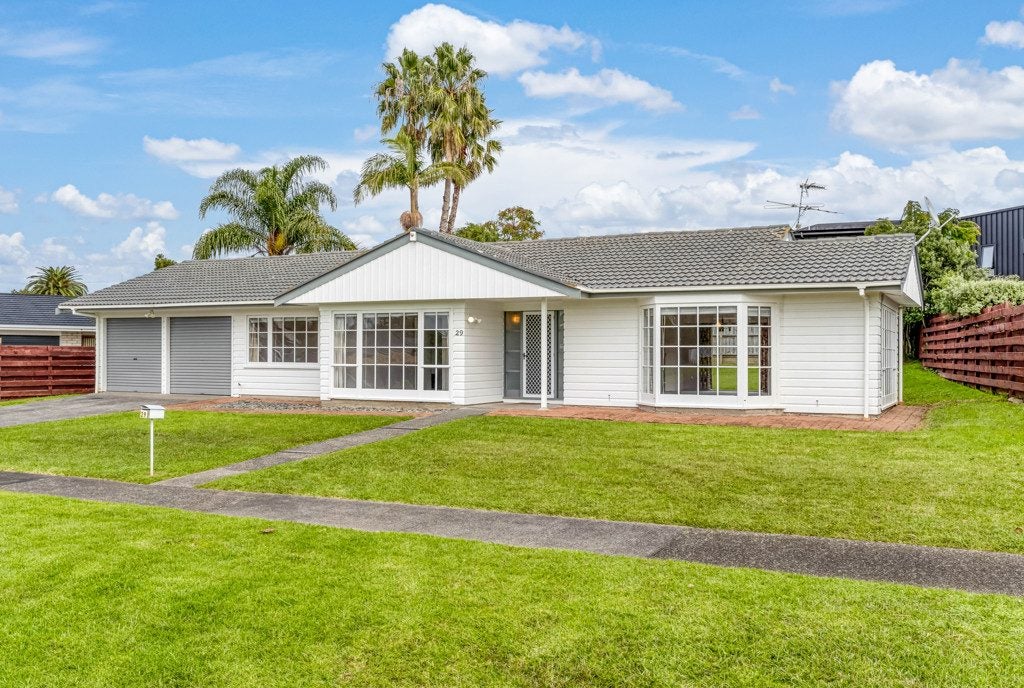 29 Galvan Avenue, Sunnyhills, Auckland - Carousel 1