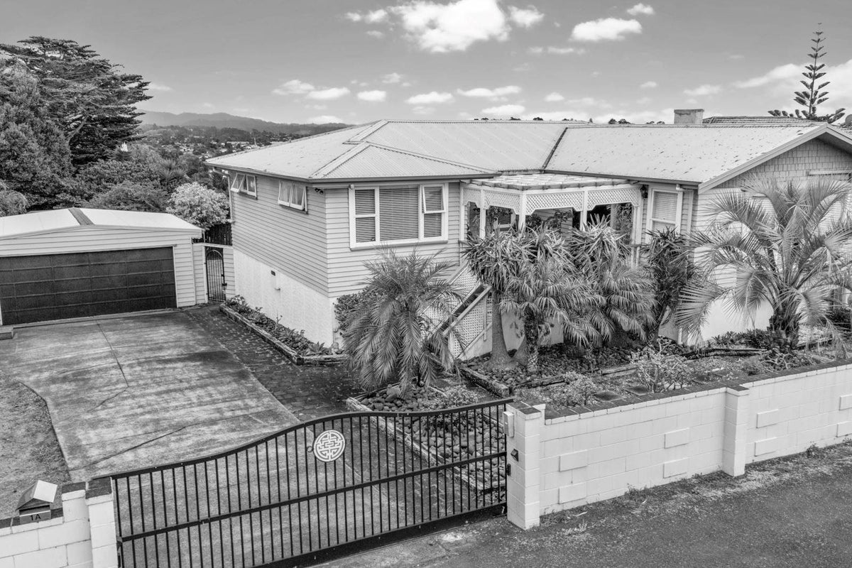 1A Pleasant Road, Glen Eden, Auckland - Carousel 1