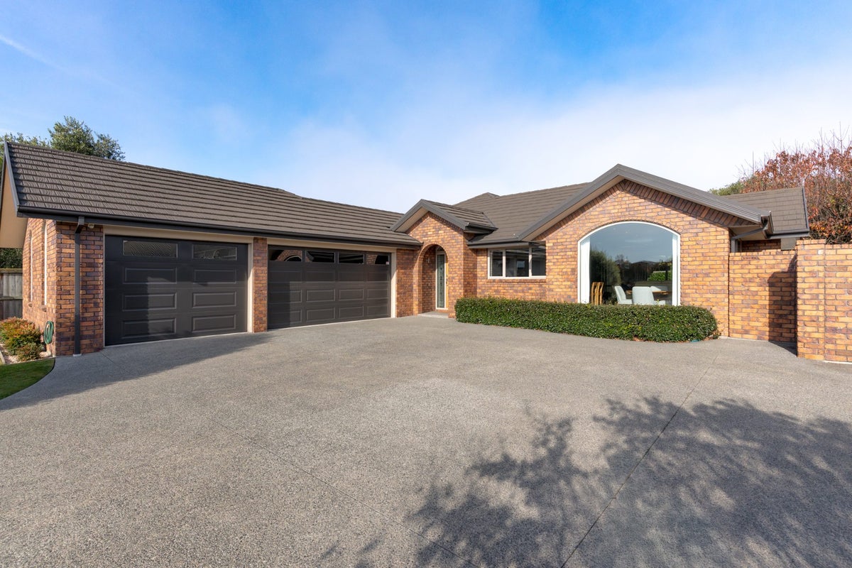 8 Saddleback Green, Halswell, Christchurch - Carousel 1