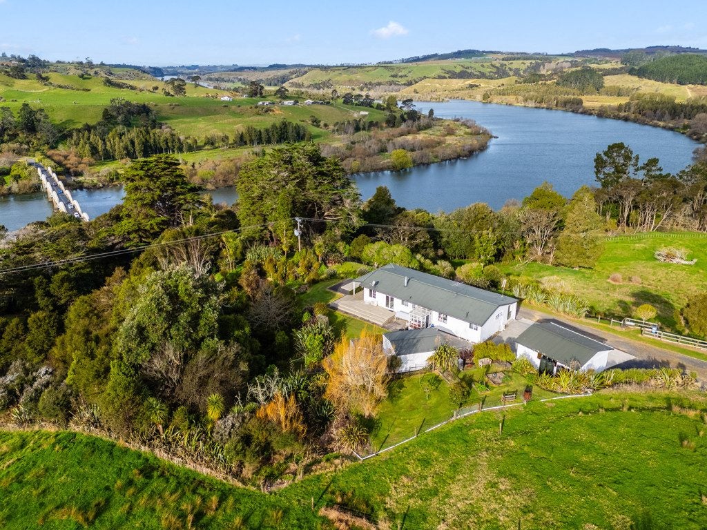 19 Onewhero-Tuakau Bridge Road, Onewhero, Tuakau - Carousel 1