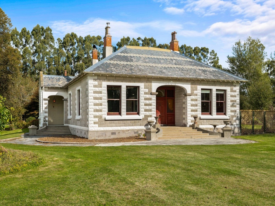 66 Riverbank Road, Inch Clutha, Kaitangata - Carousel 1