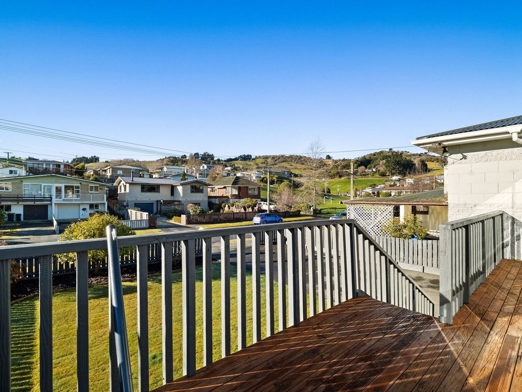 5 Elwyn Crescent, Green Island, Dunedin - Carousel 2