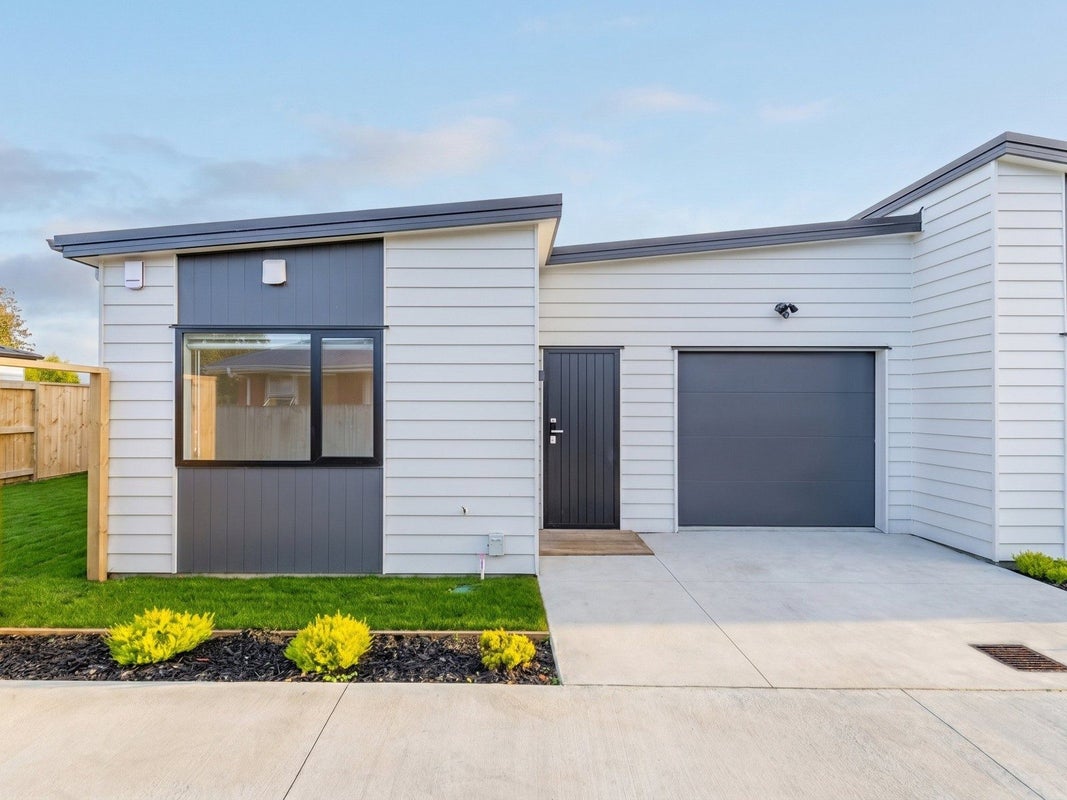 2/239 Tramway Road, Enderley, Hamilton - Carousel 1