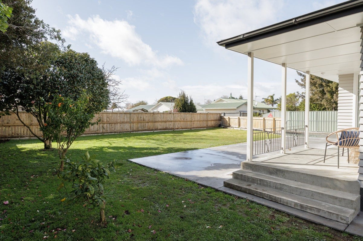 235 Warwick Road, Mayfair, Hastings - Carousel 8