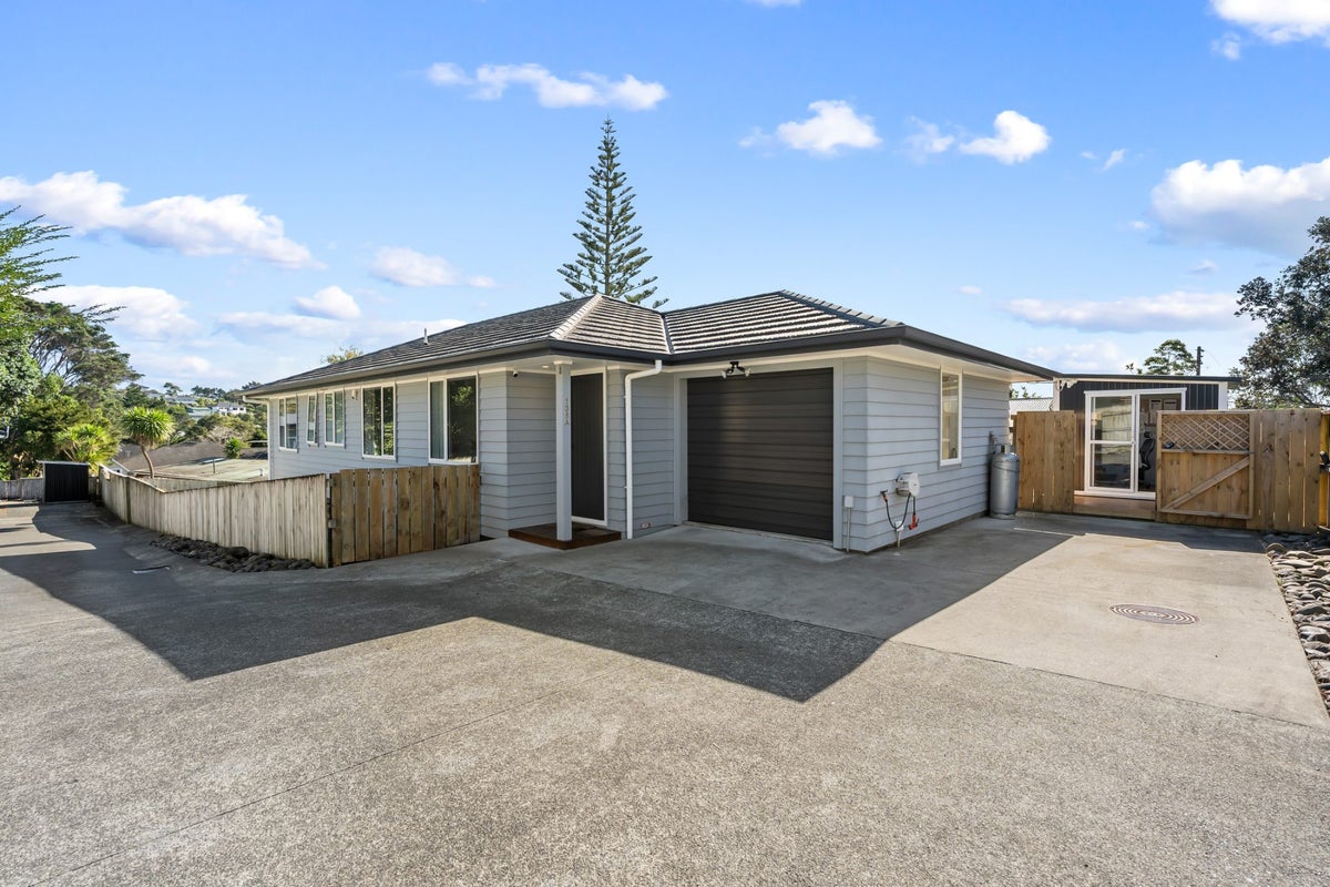 135A Rosier Road, Glen Eden, Auckland - Carousel 1