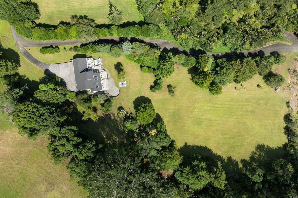 168 Carter Road, Oratia, Auckland - Carousel 1