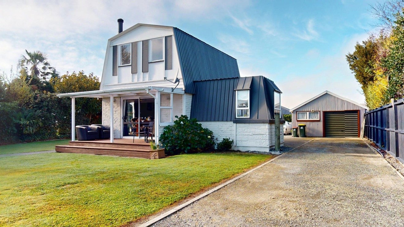 61 TANCRED ST, Rakaia, ASHBURTON - Carousel 1