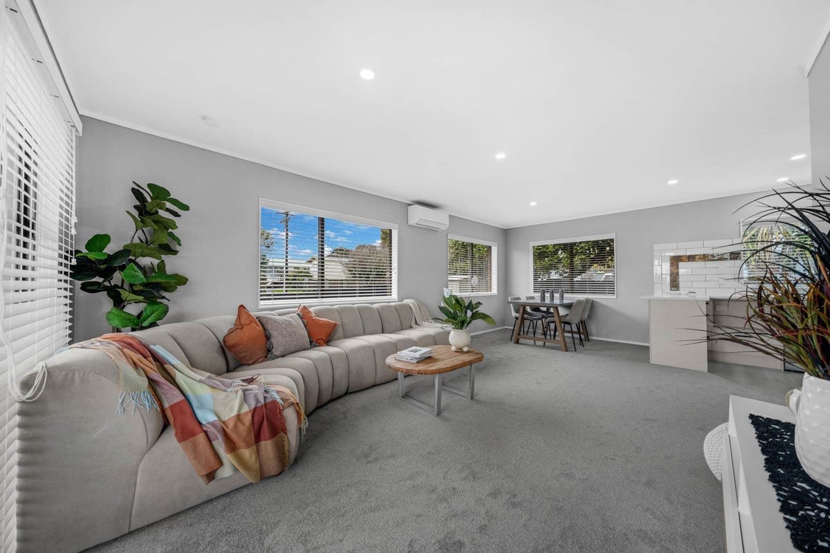 2/60 Flanshaw Road, Te Atatu South, Waitakere City, Auckland - Carousel 2