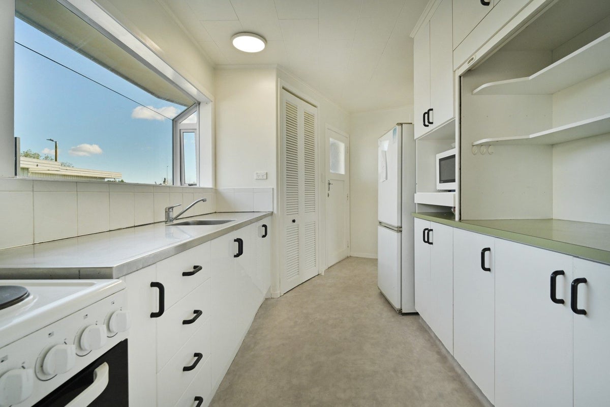 39 Norwich Crescent, Tamatea, Napier - Carousel 2
