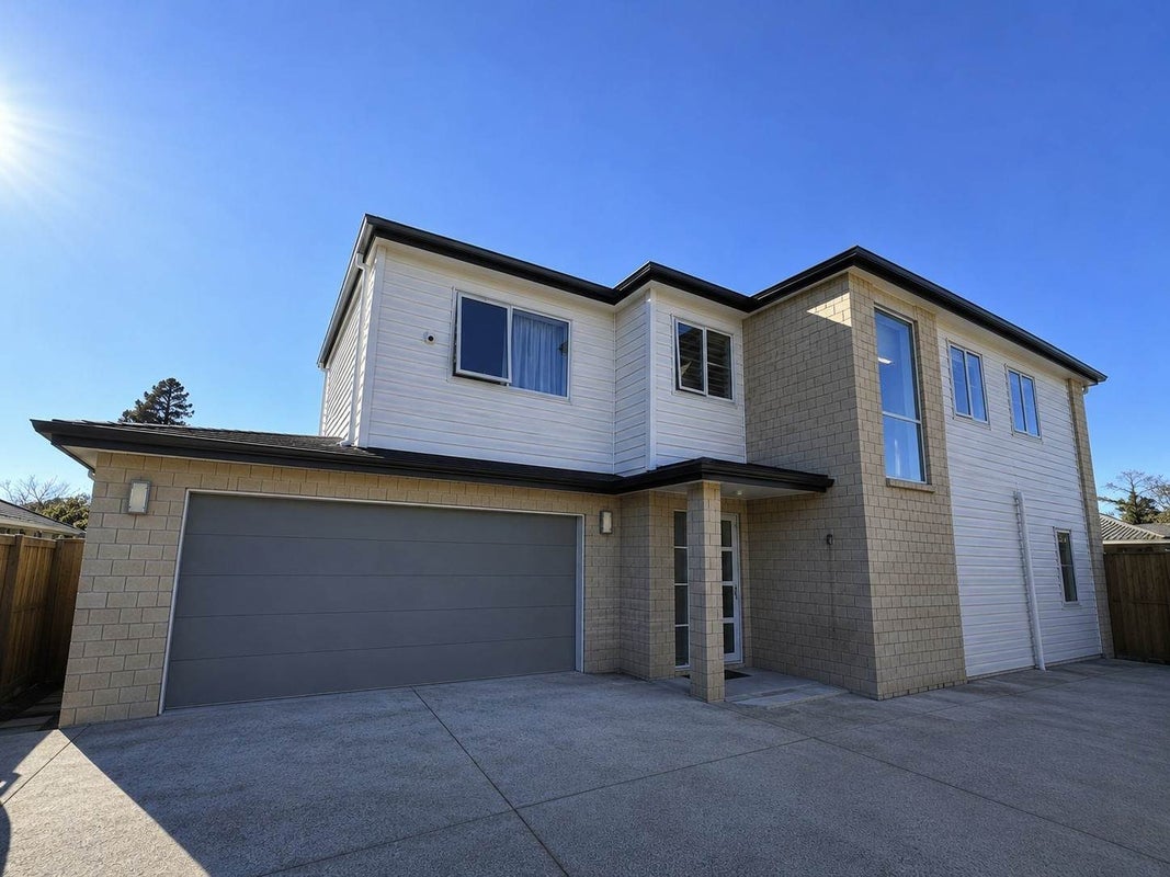 38A Fairdene Avenue, Henderson, Auckland - Carousel 1
