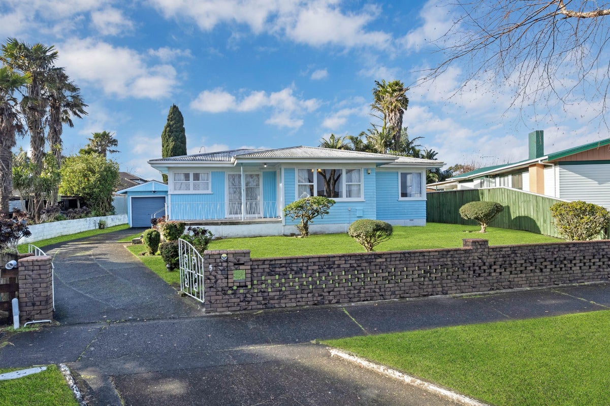 5 Tilbury Place, Avondale, Auckland - Carousel 1