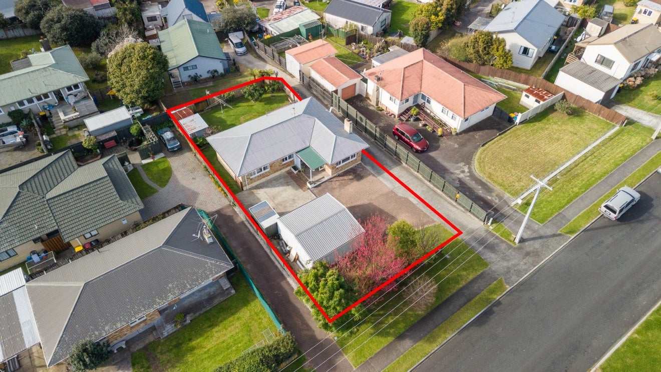 11 Waimapu Street, Greerton, Tauranga - Carousel 21