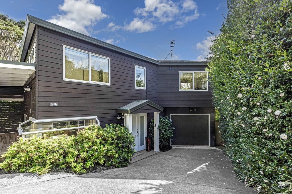 2/12 Wanita Place, Totara Vale, Auckland - Carousel 2