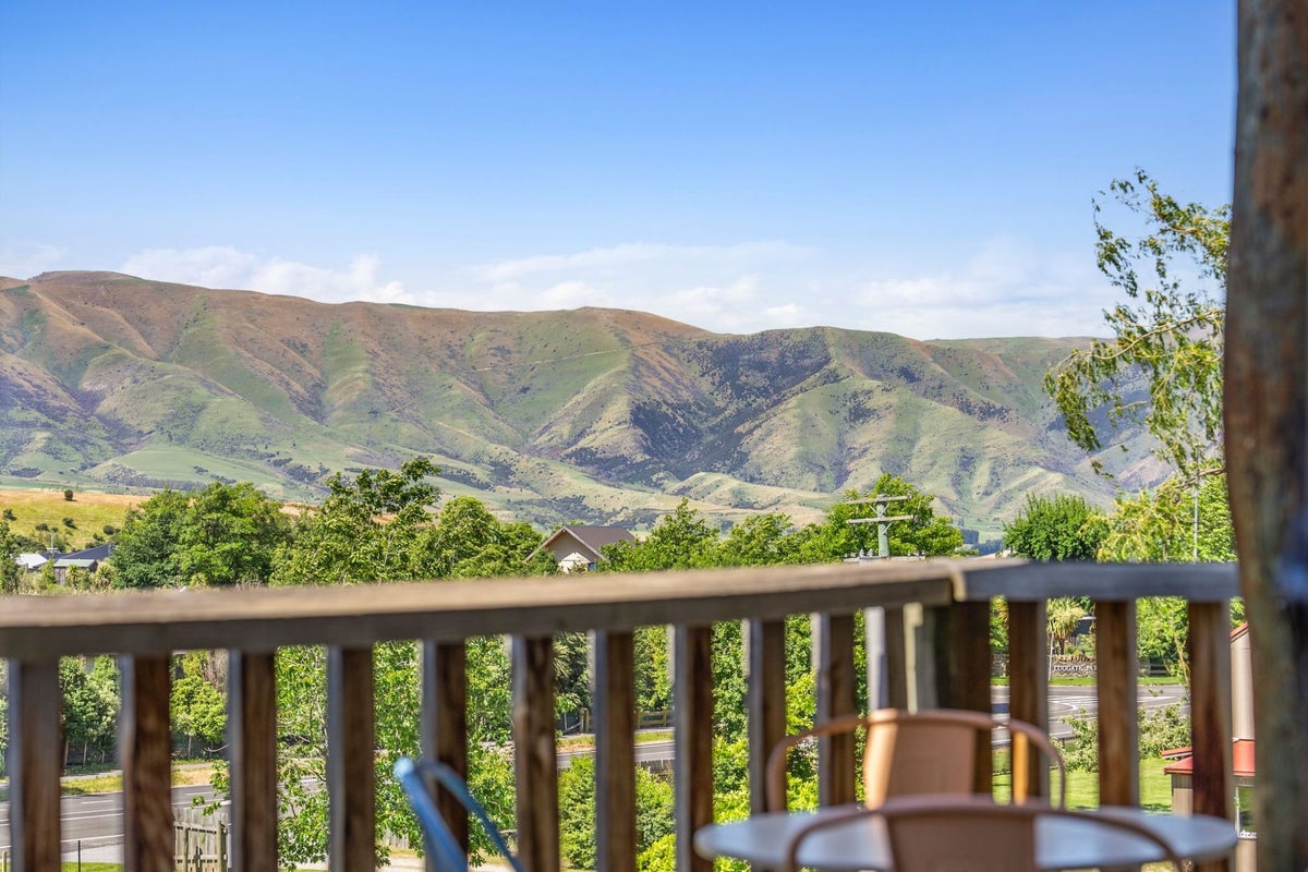 42 Main Road, Luggate, Wanaka - Carousel 1