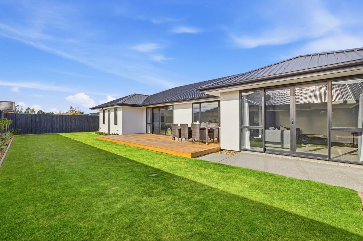 9 Merino Crescent, Amberley, Amberley - Carousel 2