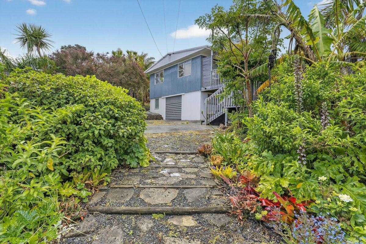 11 Kendale Drive, Leigh, Leigh - Carousel 31