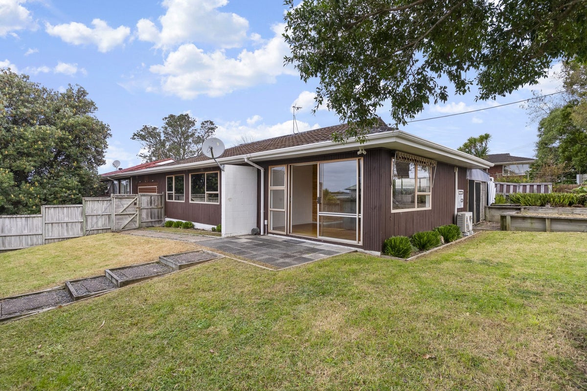 3/1 Bishopgate Street, Birkdale, Auckland - Carousel 1
