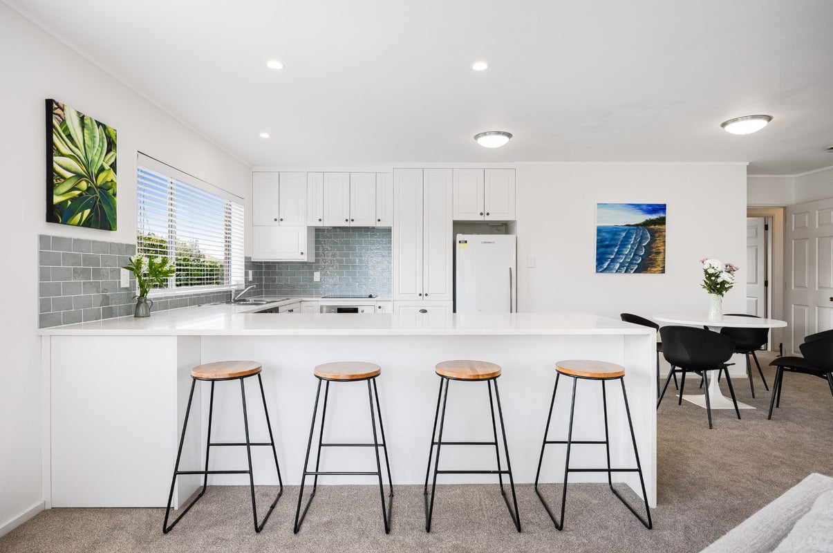 8/23 Lakeside Drive, Orewa, Orewa - Carousel 2