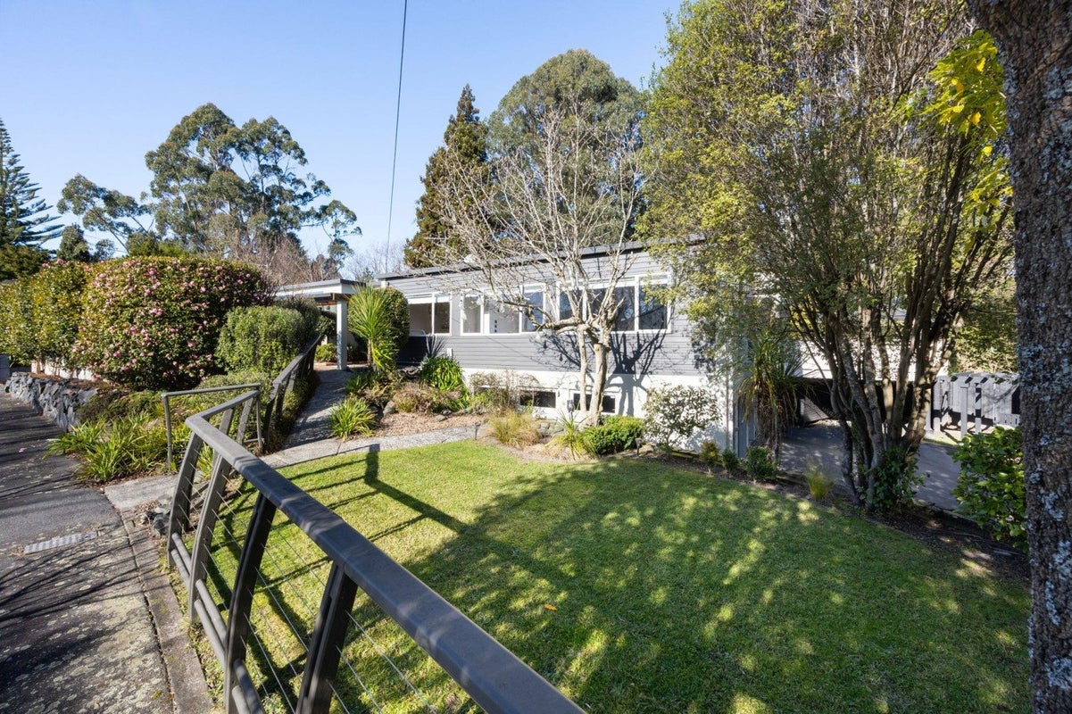 27 Balfour Crescent, Riverlea, Hamilton - Carousel 1