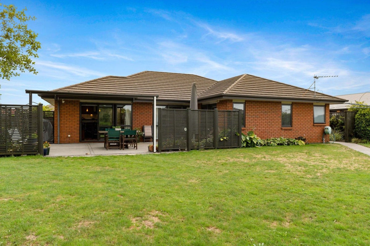 40 Armstrong Avenue, Carterton, Carterton - Carousel 2