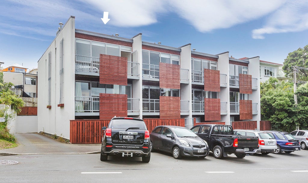 4/142 Onslow Road, Khandallah, Wellington - Carousel 1