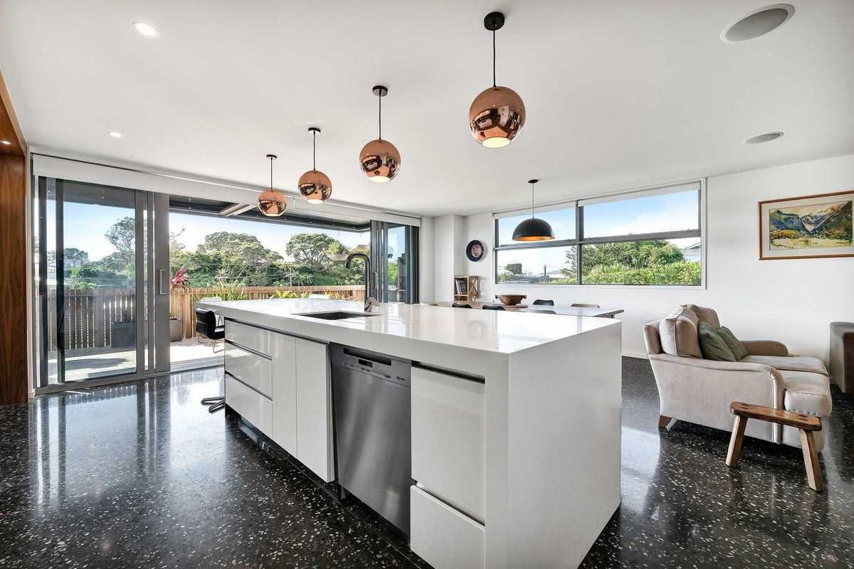 244 Devon Street West, New Plymouth, New Plymouth - Carousel 1