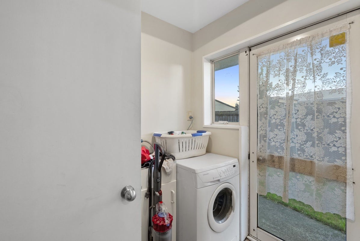 52 Bromley Road, Bromley, Christchurch - Carousel 11