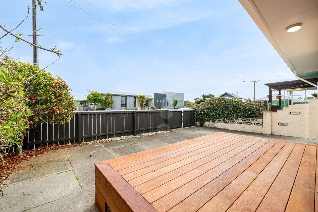 2/7 Collingwood Street, New Brighton, Christchurch - Carousel 2