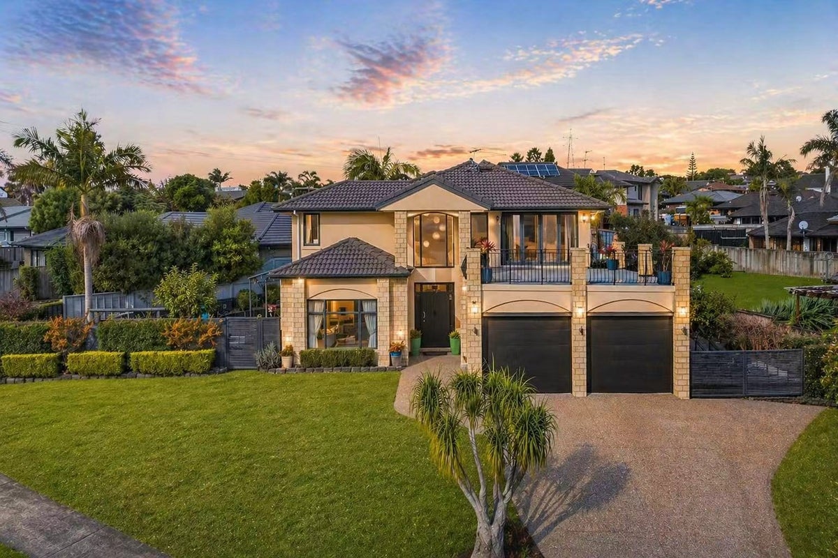 17 Ysabel Crescent, The Gardens, Auckland - Carousel 1