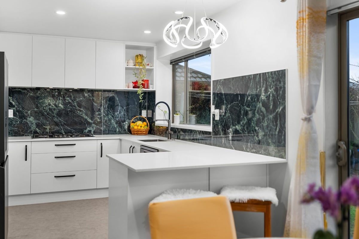 11 Awatea Gardens, Wigram, Christchurch - Carousel 2
