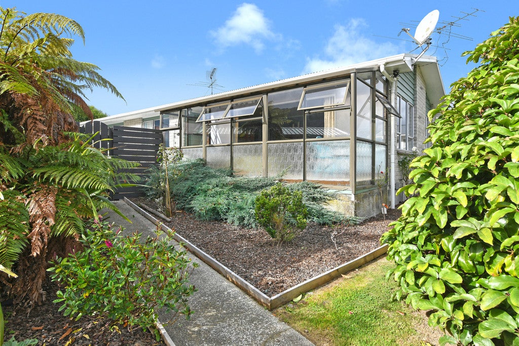 5 Kentucky Street, Totara Park, Upper Hutt - Carousel 2
