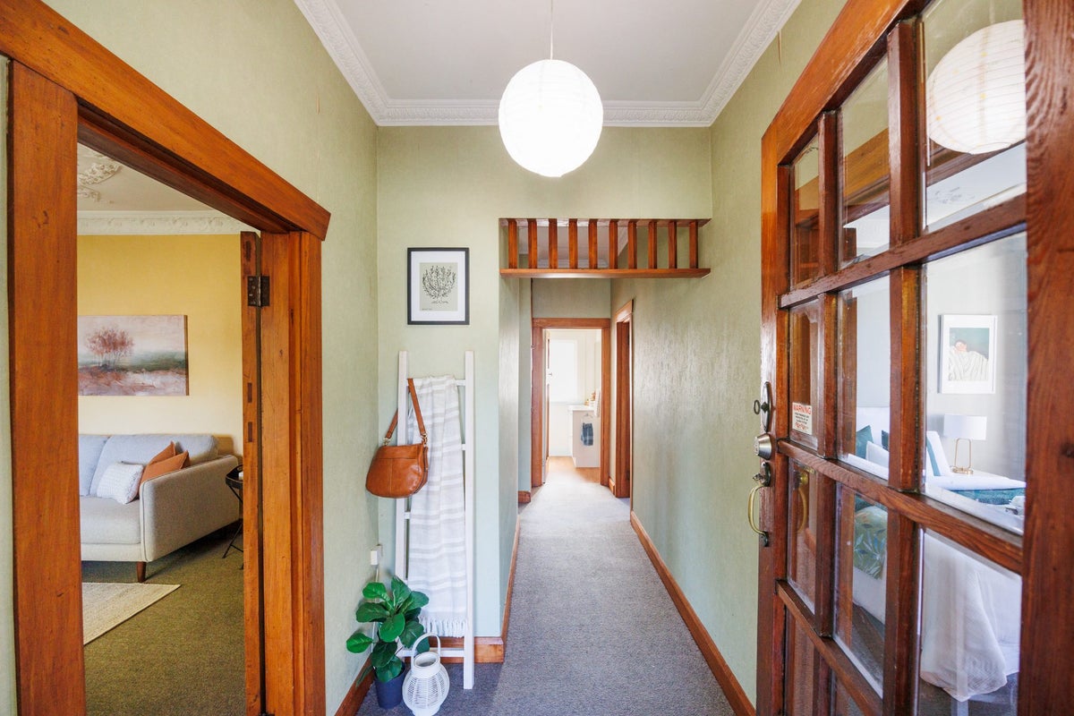 3 Cuba Street, Takaro, Palmerston North - Carousel 2