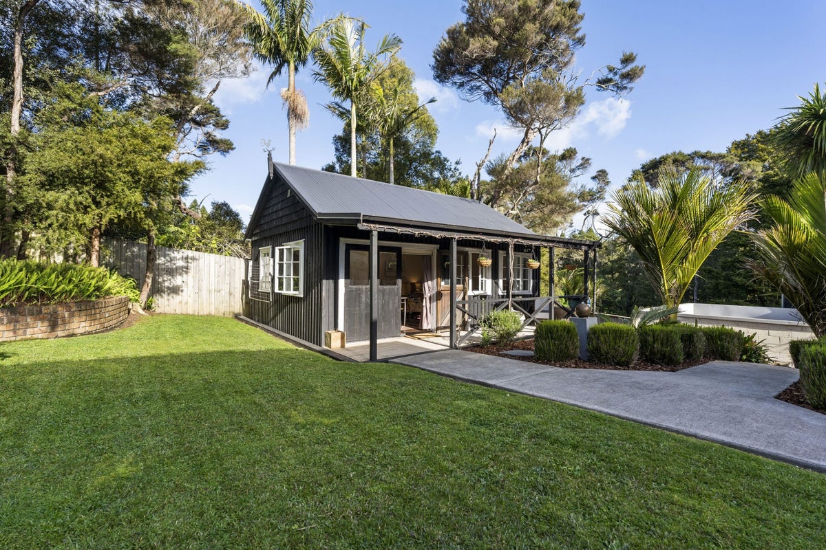 38 Park Hill Road, Birkenhead, Auckland - Carousel 2