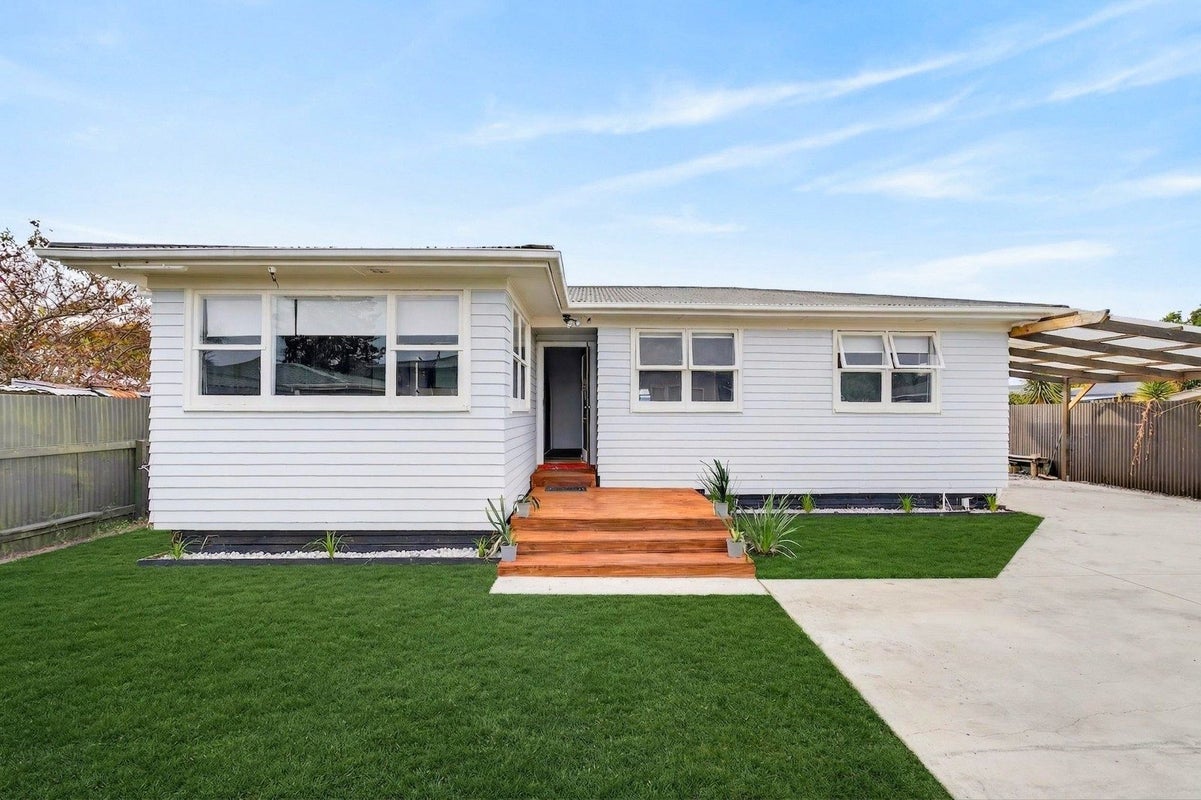 1B Fleming Crescent, Maraenui, Napier - Carousel 1