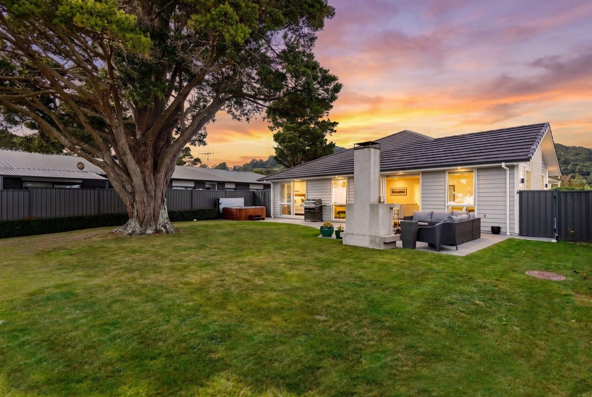 36 Hopkirk Avenue, Wallaceville, Upper Hutt - Carousel 2