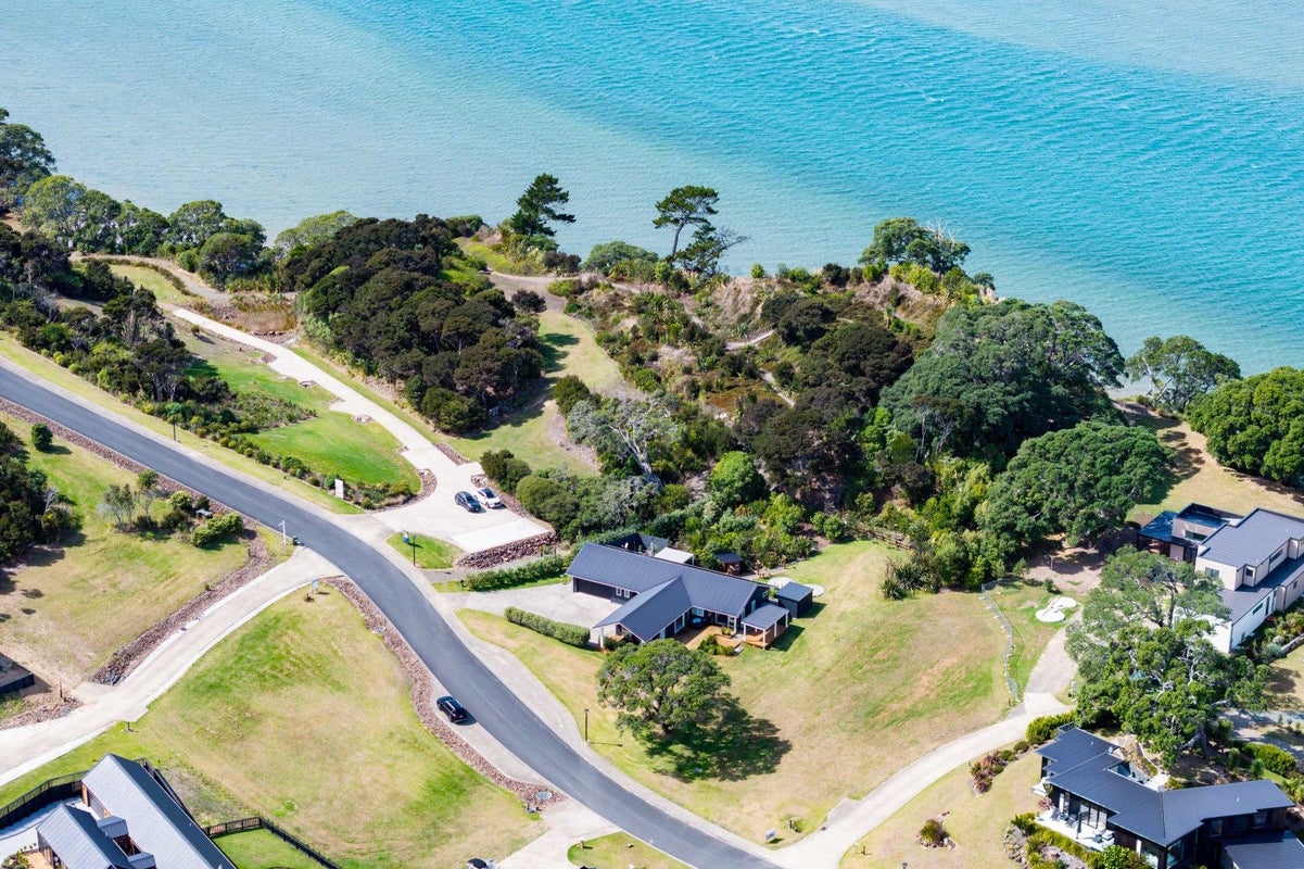 150 Estuary Drive, Mangawhai Heads, Mangawhai - Carousel 2