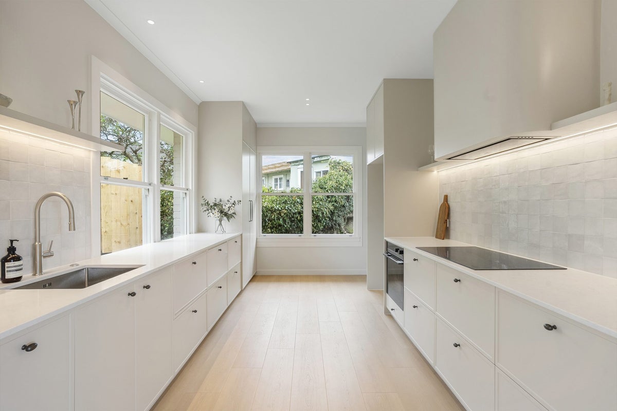 83 Mount Royal Avenue, Mount Albert, Auckland - Carousel 2