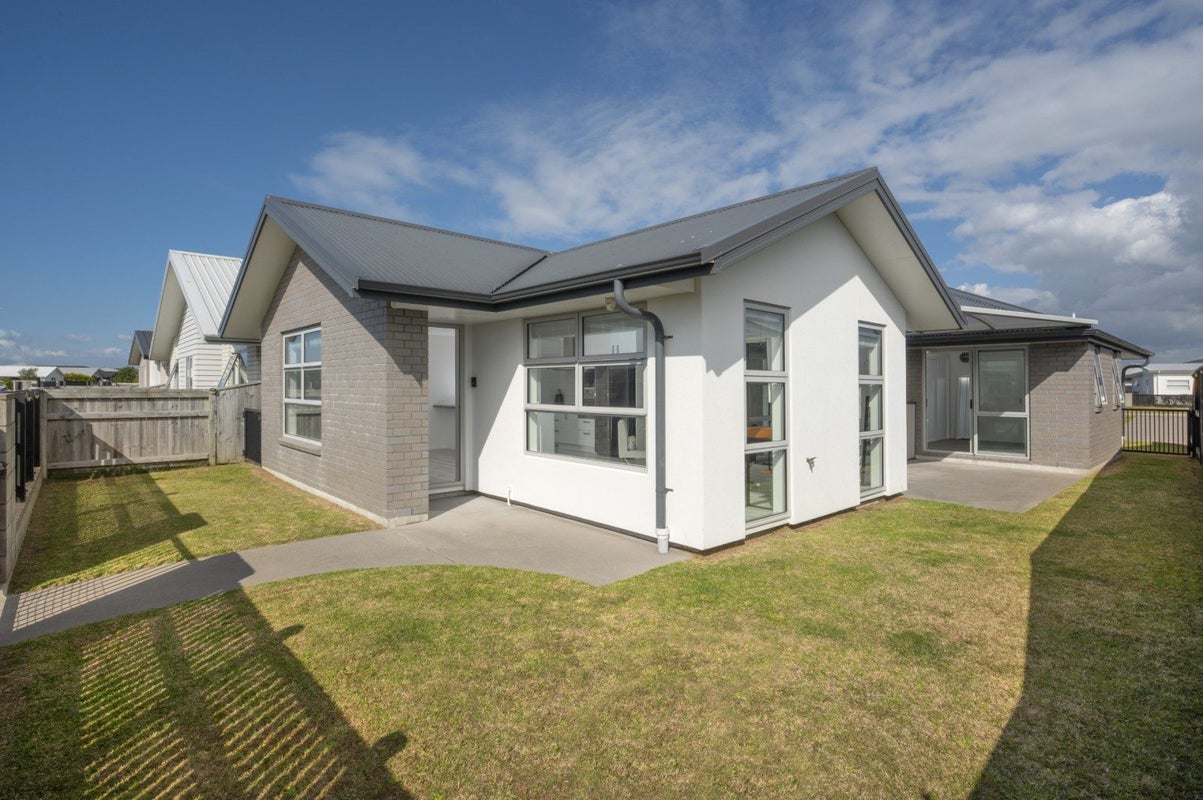 176 Te Okuroa Drive, Papamoa, Papamoa - Carousel 1