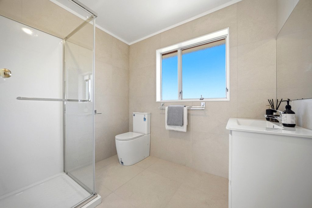 5/16 Warren Avenue, Three Kings, Auckland - Carousel 38