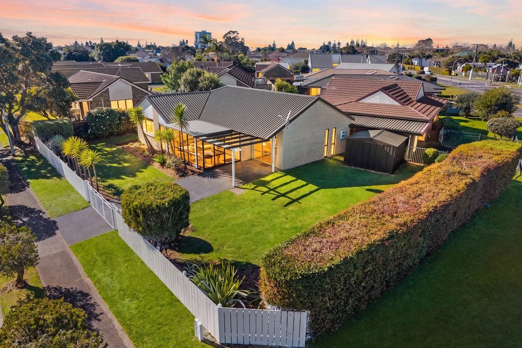 2/99 Riverside Road, Orewa, Orewa - Carousel 1