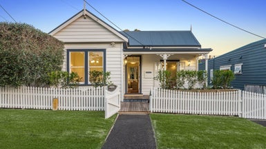 29 Hastings Parade, Devonport, Auckland - Carousel 1