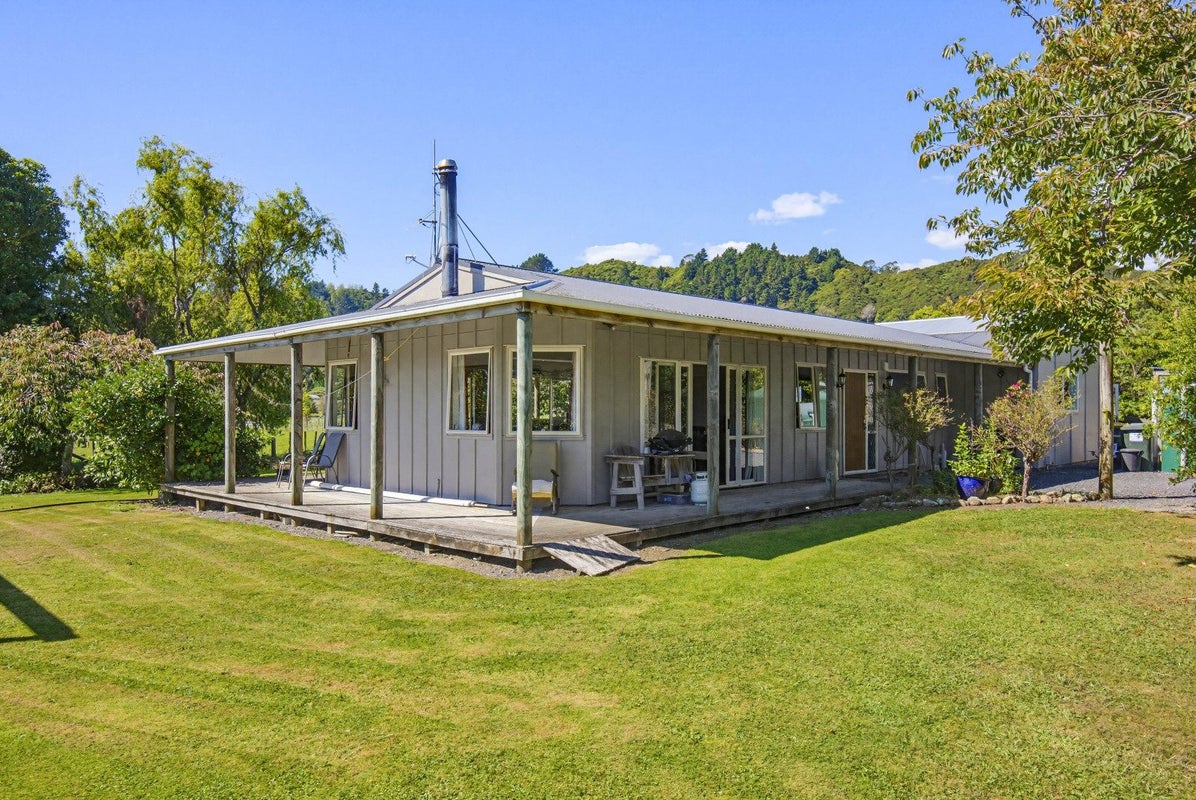63 South Manakau Road, Manakau, Otaki - Carousel 1