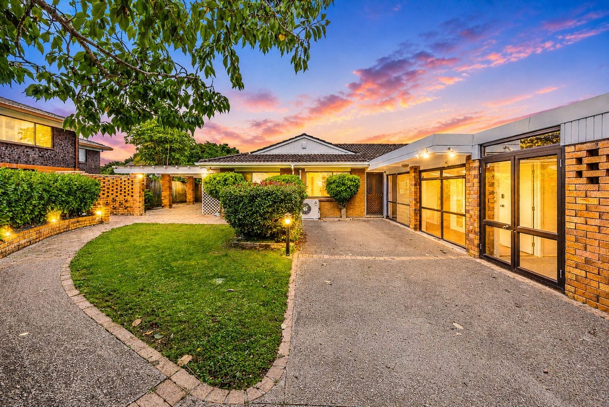 3 Tilia Place, Totara Heights, Auckland - Carousel 1
