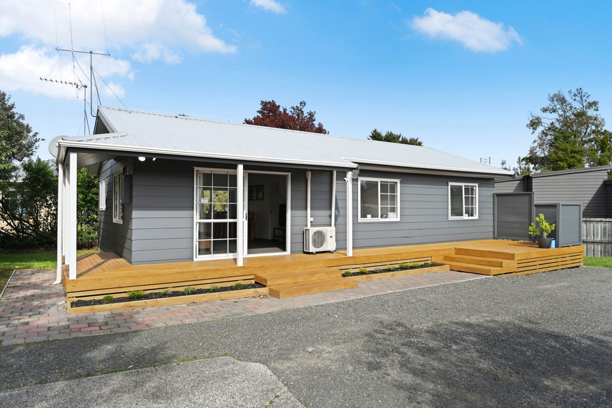 111A Maeroa Road, Maeroa, Hamilton - Carousel 1