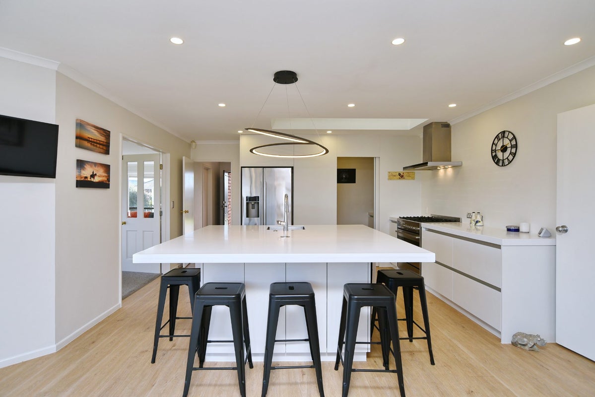 43 Anglesea Avenue, Parklands, Christchurch - Carousel 2