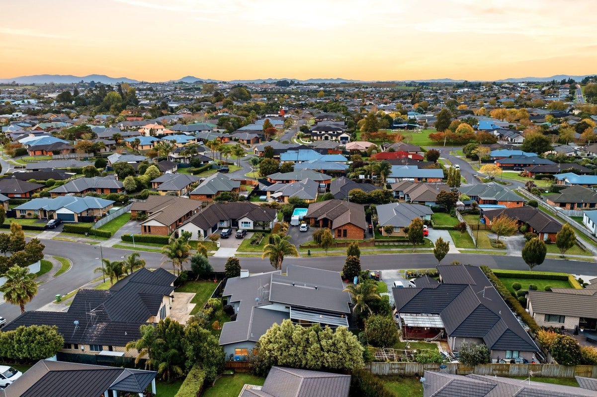 10 Tallentire Crescent, Huntington, Hamilton - Carousel 29